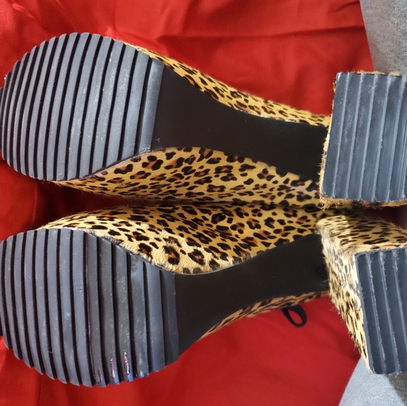 Size 9 UNIF THE HELLBOUND-LEOPARD LITTA - Picture 2 of 2